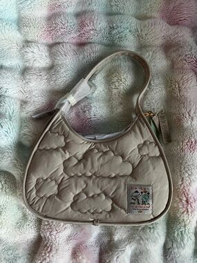 Coachtopia BNWT Neutral Beige Quilted Cloud Shoulder Bag with Patch Detail